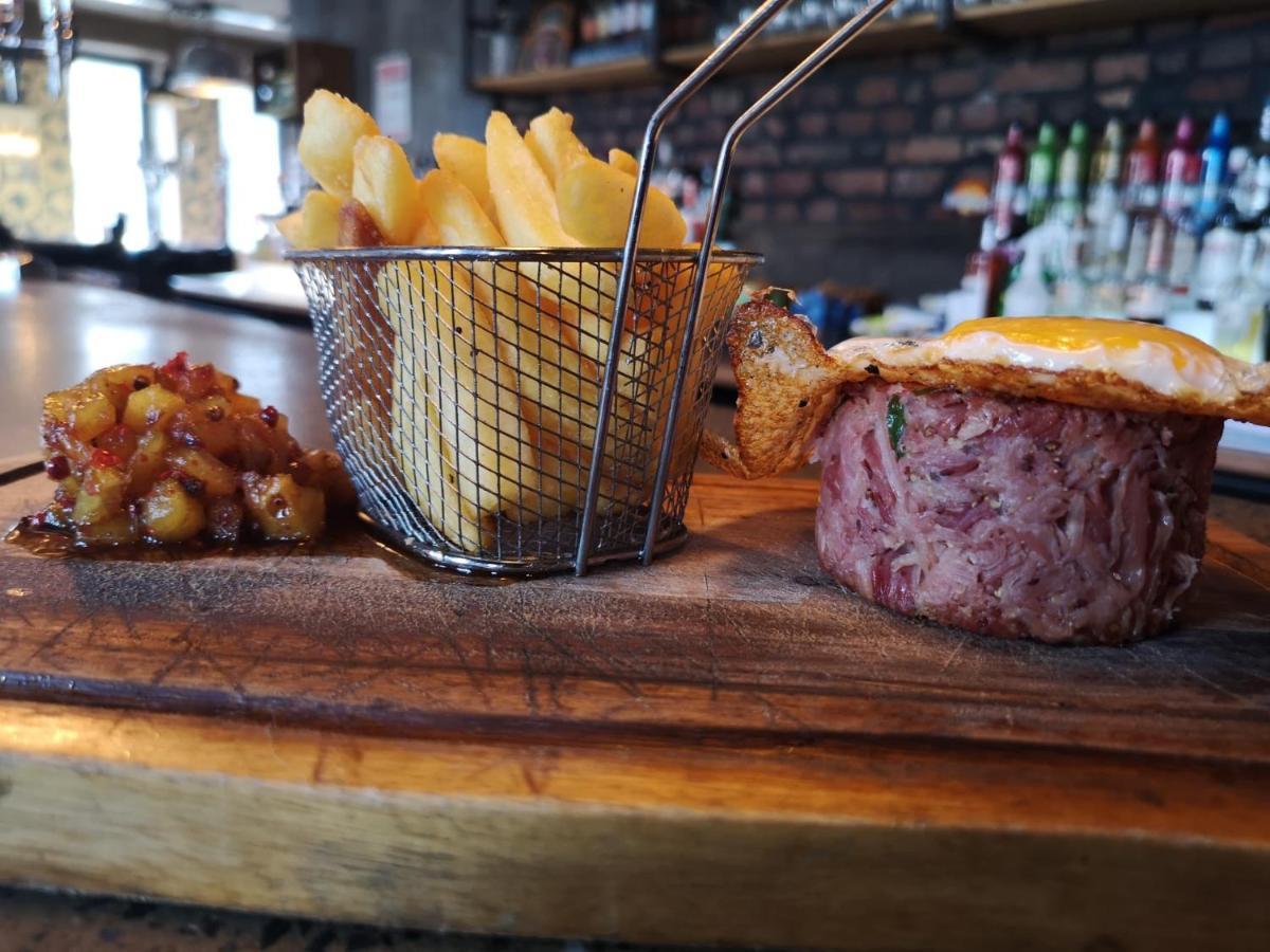 Cardiff Arms Bistro & Hotel Treorky ภายนอก รูปภาพ