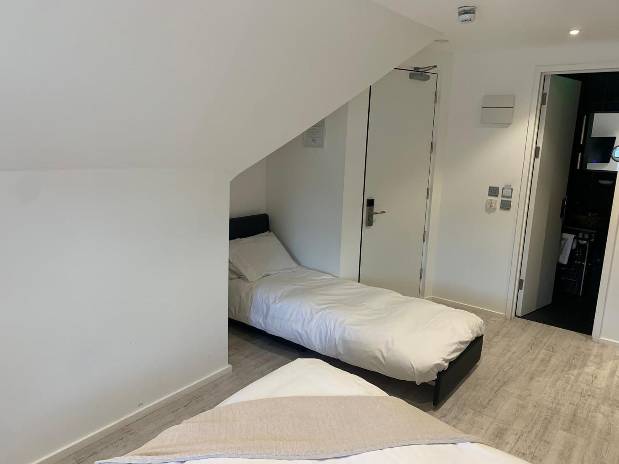 Cardiff Arms Bistro & Hotel Treorky ภายนอก รูปภาพ